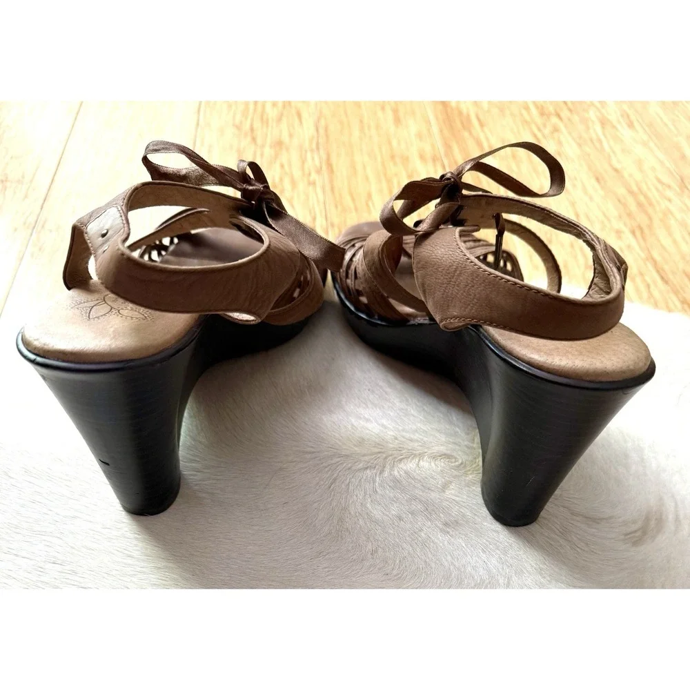 Umberto Raffini womens brown wedges with front tie open toe size 38 Or‎ 7.5
